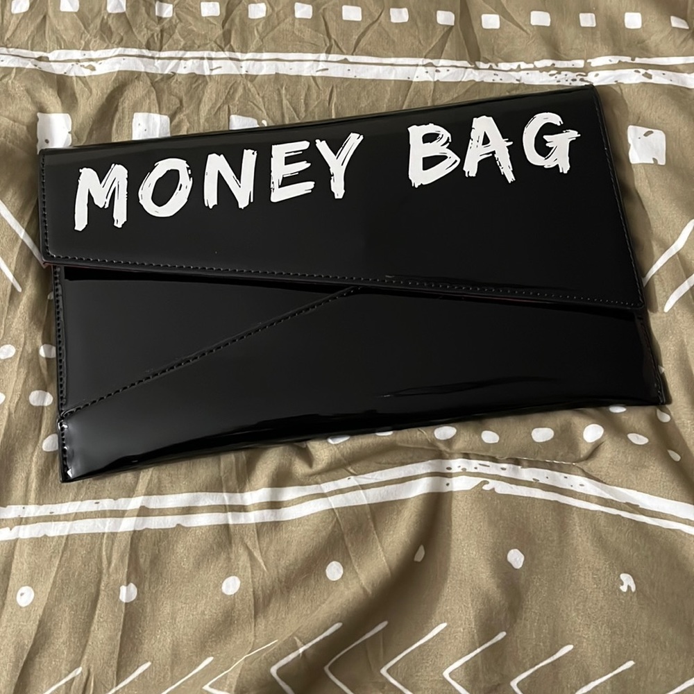 ‘Money bag’ clutch